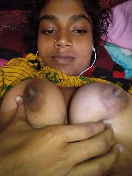 https://pub-5fcdf72a54cd4edbb03ec3edaa415a42.r2.dev/nakedleaks/seductive_indian_aunties_with_large_boobs_photos/7.jpg
