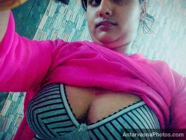 https://pub-5fcdf72a54cd4edbb03ec3edaa415a42.r2.dev/nakedleaks/seductive_indian_bhabhi's_desi_intimate_photos/17.jpg