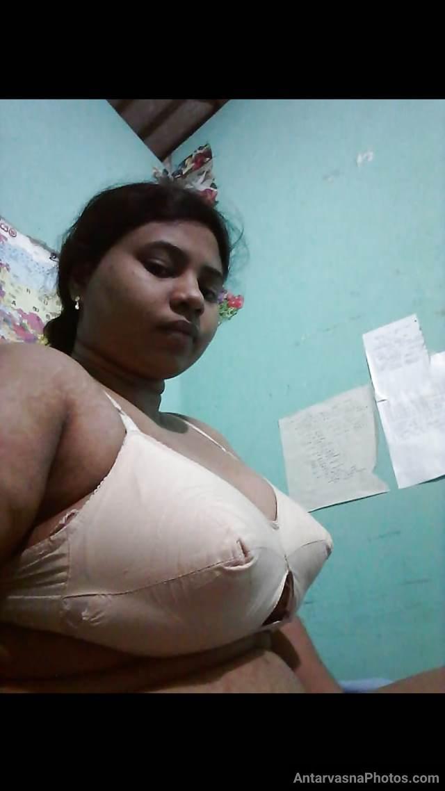 https://pub-5fcdf72a54cd4edbb03ec3edaa415a42.r2.dev/nakedleaks/seductive_indian_bhabhi's_desi_intimate_photos/26.jpg
