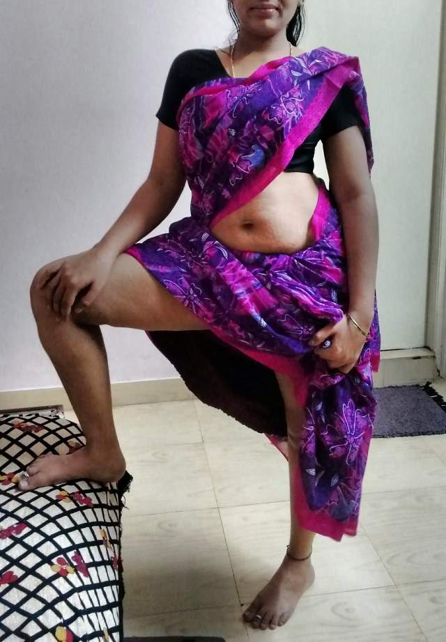 https://pub-5fcdf72a54cd4edbb03ec3edaa415a42.r2.dev/nakedleaks/seductive_indian_bhabhi_saree_picture/1.jpg