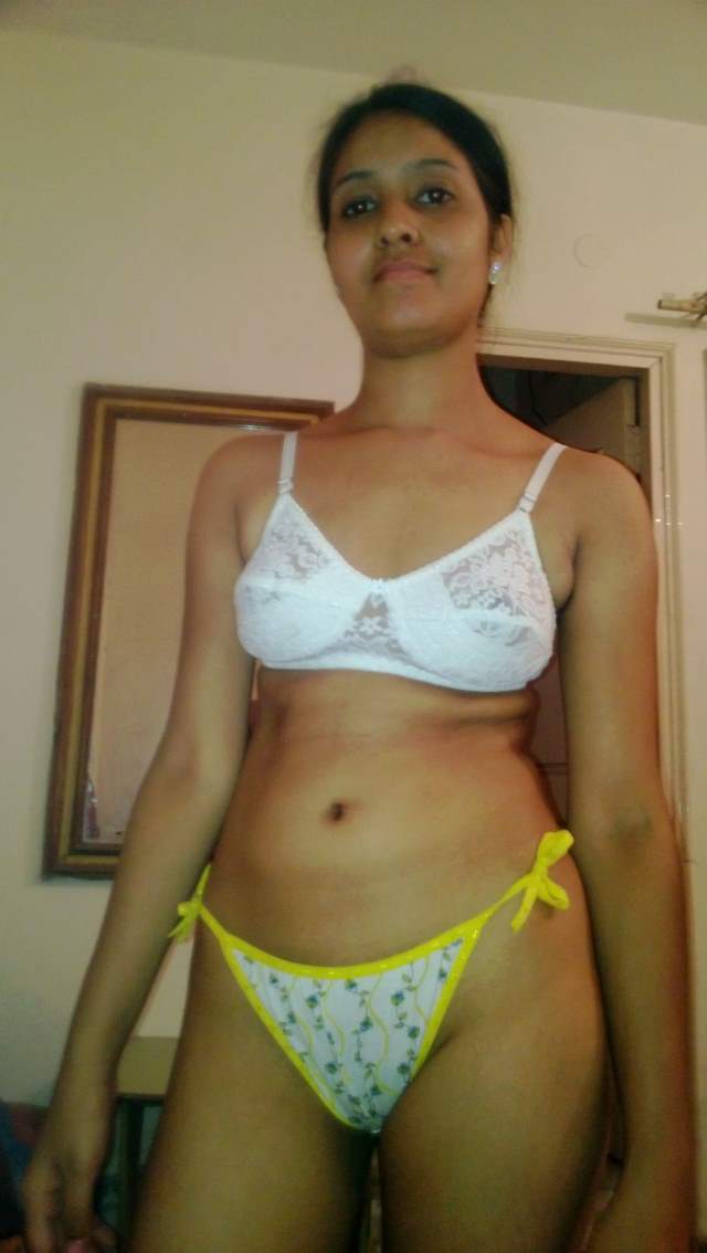https://pub-5fcdf72a54cd4edbb03ec3edaa415a42.r2.dev/nakedleaks/seductive_indian_bhabhi_saree_picture/14.jpg
