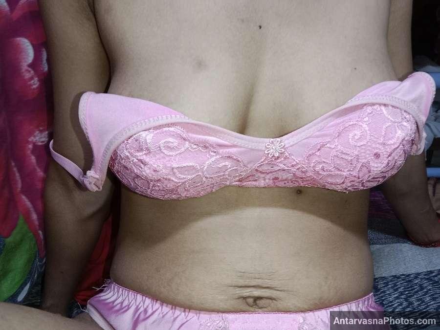 https://pub-5fcdf72a54cd4edbb03ec3edaa415a42.r2.dev/nakedleaks/seductive_indian_bhabhi_takes_her_lover's_manhood_–_sensual_desi_intimate_images/2.jpg