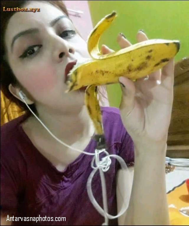 Seductive Indian Girl's Sizzling Photo Collection