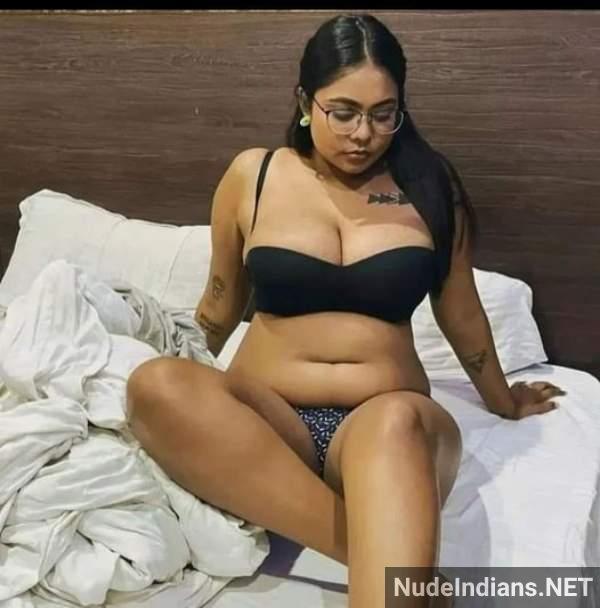 https://pub-5fcdf72a54cd4edbb03ec3edaa415a42.r2.dev/nakedleaks/seductive_indian_girls_in_bra_panty_exposed/15.jpg