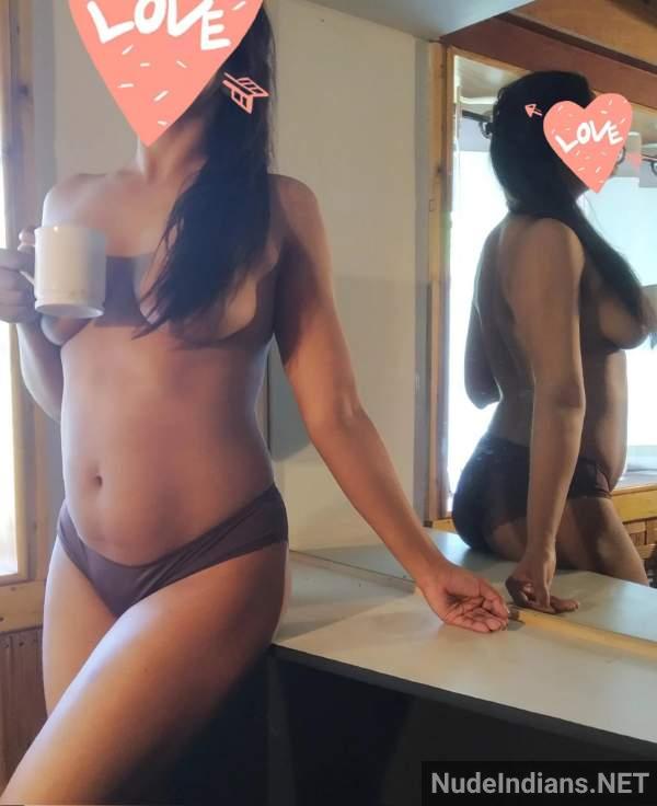 https://pub-5fcdf72a54cd4edbb03ec3edaa415a42.r2.dev/nakedleaks/seductive_indian_girls_in_bra_panty_exposed/16.jpg