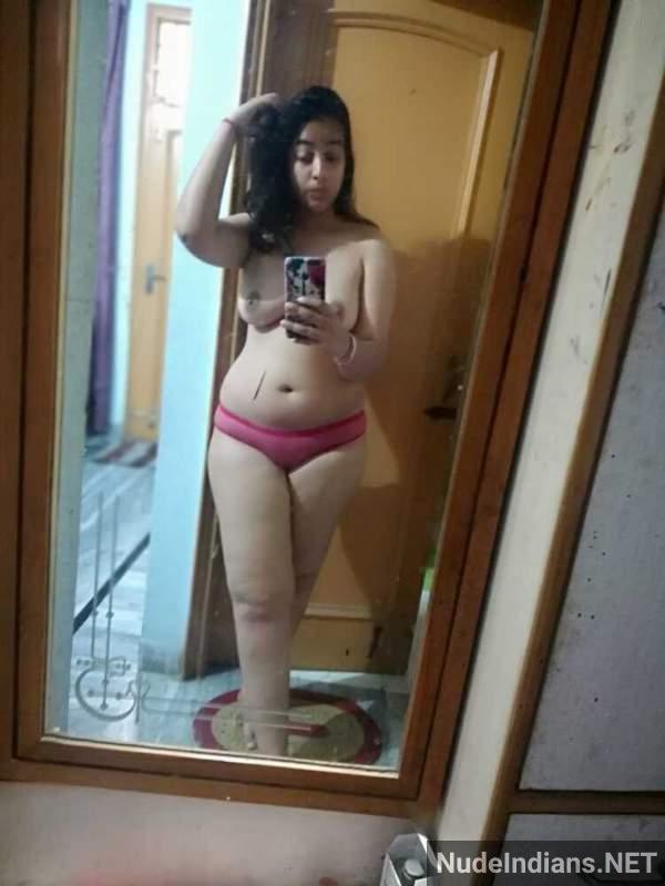 https://pub-5fcdf72a54cd4edbb03ec3edaa415a42.r2.dev/nakedleaks/seductive_indian_girls_in_bra_panty_exposed/23.jpg