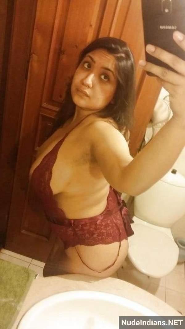 https://pub-5fcdf72a54cd4edbb03ec3edaa415a42.r2.dev/nakedleaks/seductive_indian_girls_in_bra_panty_exposed/26.jpg