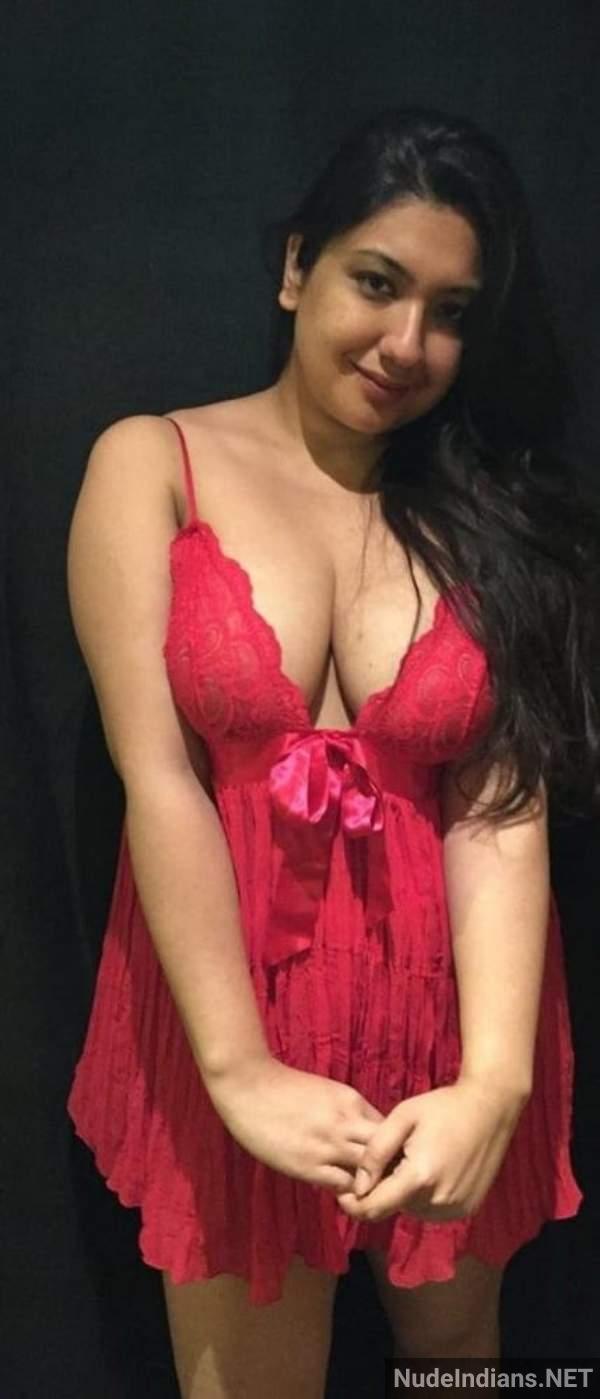 https://pub-5fcdf72a54cd4edbb03ec3edaa415a42.r2.dev/nakedleaks/seductive_indian_girls_in_bra_panty_exposed/34.jpg