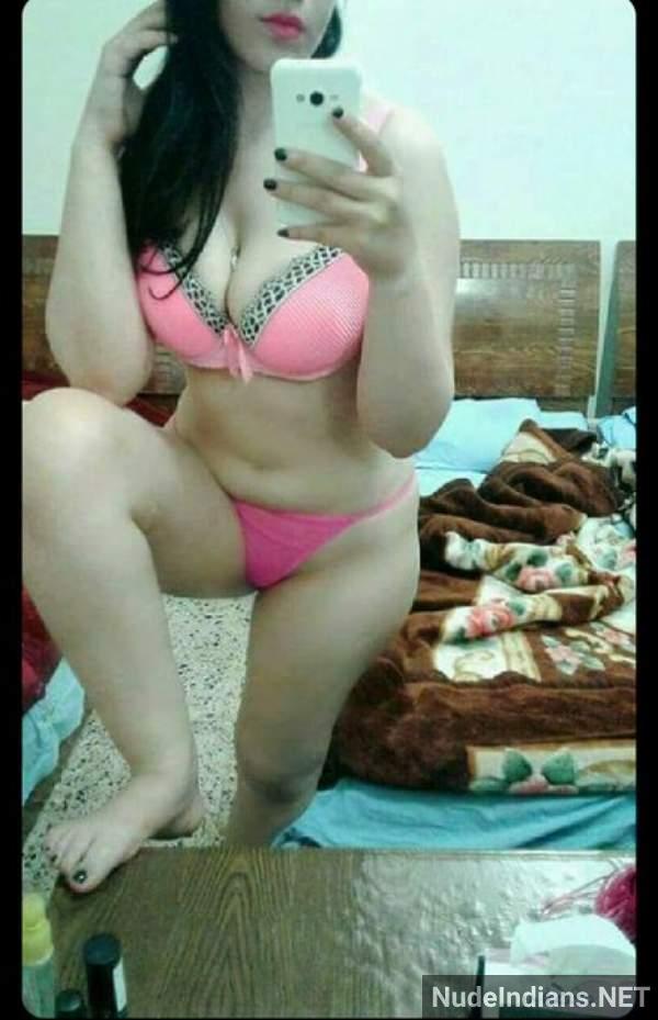 https://pub-5fcdf72a54cd4edbb03ec3edaa415a42.r2.dev/nakedleaks/seductive_indian_girls_in_bra_panty_exposed/38.jpg