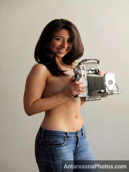 https://pub-5fcdf72a54cd4edbb03ec3edaa415a42.r2.dev/nakedleaks/seductive_indian_ladies_with_appealing_attributes/5.jpg