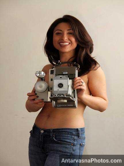 https://pub-5fcdf72a54cd4edbb03ec3edaa415a42.r2.dev/nakedleaks/seductive_indian_ladies_with_appealing_attributes/6.jpg