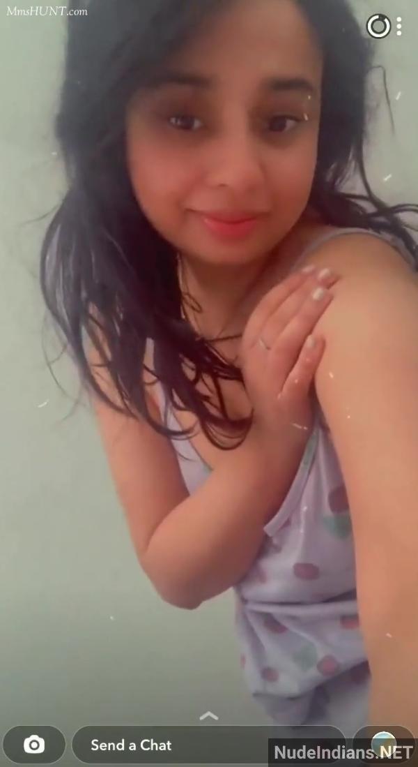 https://pub-5fcdf72a54cd4edbb03ec3edaa415a42.r2.dev/nakedleaks/seductive_indian_lady_revealing_photos_–_exposing_for_the_lens/6.jpg