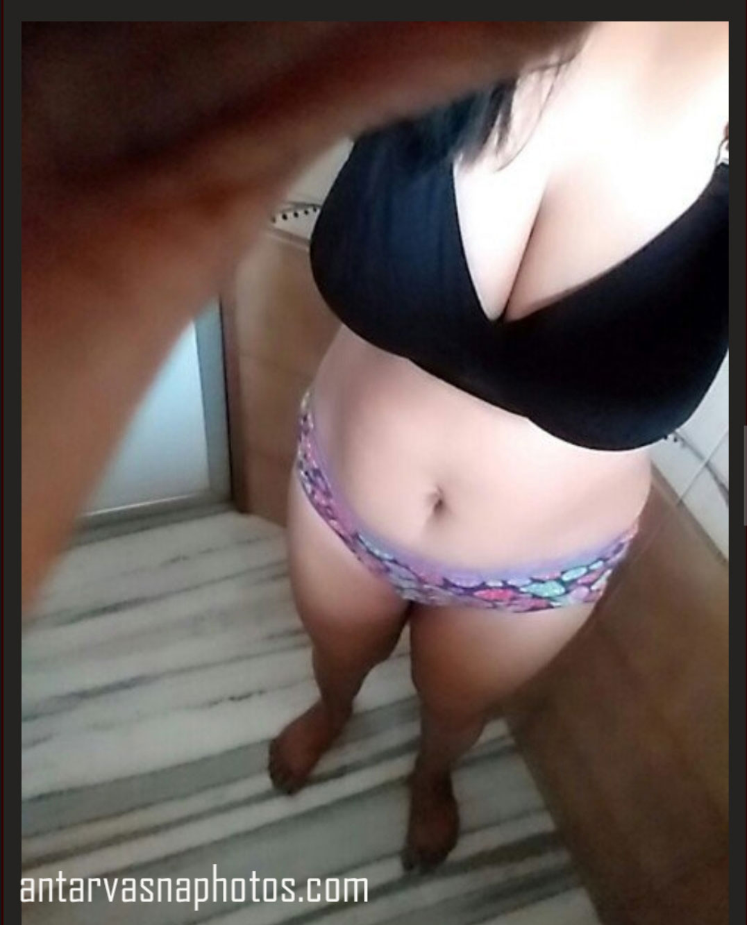 https://pub-5fcdf72a54cd4edbb03ec3edaa415a42.r2.dev/nakedleaks/seductive_indian_lady_rina's_alluring_bosoms/2.jpg