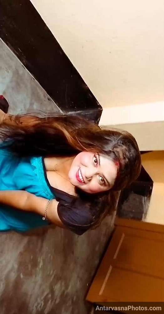 https://pub-5fcdf72a54cd4edbb03ec3edaa415a42.r2.dev/nakedleaks/seductive_indian_milf's_intimate_photo_collection/0.jpg