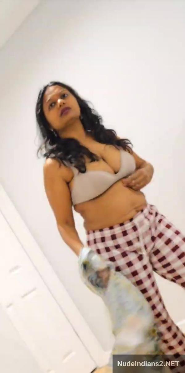 https://pub-5fcdf72a54cd4edbb03ec3edaa415a42.r2.dev/nakedleaks/seductive_indian_muslim_lady_in_pink_–_intimate_self-portrait/21.jpg