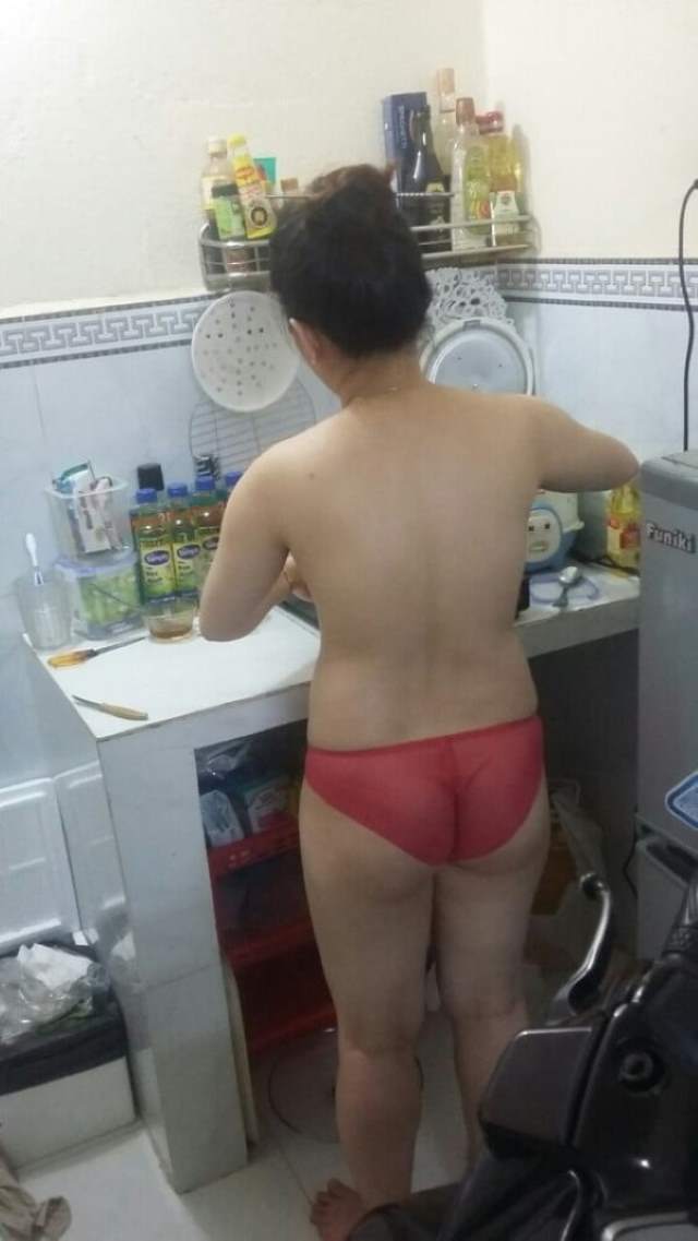 https://pub-5fcdf72a54cd4edbb03ec3edaa415a42.r2.dev/nakedleaks/seductive_indian_wife's_enormous_butt_images/10.jpg