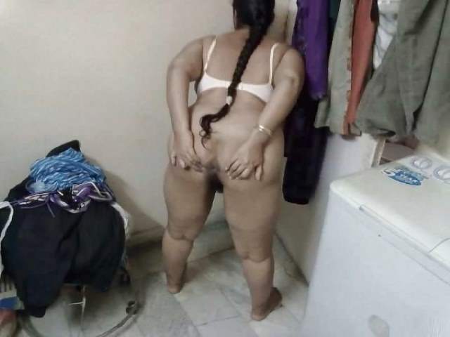 https://pub-5fcdf72a54cd4edbb03ec3edaa415a42.r2.dev/nakedleaks/seductive_indian_wife's_enormous_butt_images/35.jpg