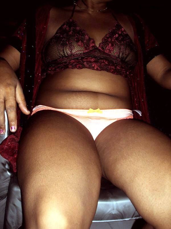 https://pub-5fcdf72a54cd4edbb03ec3edaa415a42.r2.dev/nakedleaks/seductive_indian_wife_jyoti_undressed_in_evening_attire/4.jpg