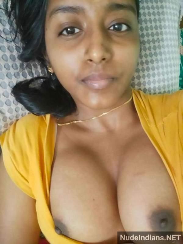 https://pub-5fcdf72a54cd4edbb03ec3edaa415a42.r2.dev/nakedleaks/seductive_indian_women_flaunting_their_alluring_attributes/40.jpg