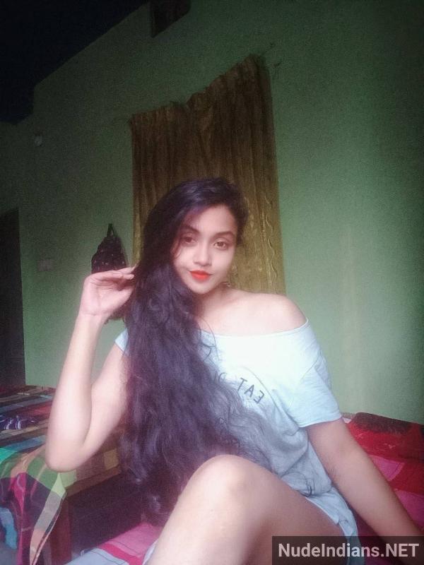 https://pub-5fcdf72a54cd4edbb03ec3edaa415a42.r2.dev/nakedleaks/seductive_kerala_girl_reveals_petite_assets_in_alluring_poses_for_boyfriend/12.jpg