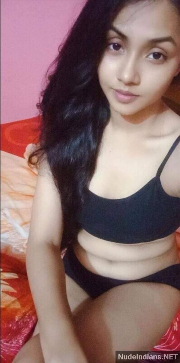 https://pub-5fcdf72a54cd4edbb03ec3edaa415a42.r2.dev/nakedleaks/seductive_kerala_girl_reveals_petite_assets_in_alluring_poses_for_boyfriend/23.jpg