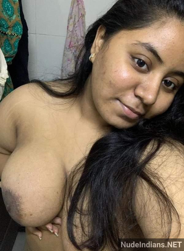 https://pub-5fcdf72a54cd4edbb03ec3edaa415a42.r2.dev/nakedleaks/seductive_marathi_bhabhi_showing_off_body_in_revealing_photos/42.jpg