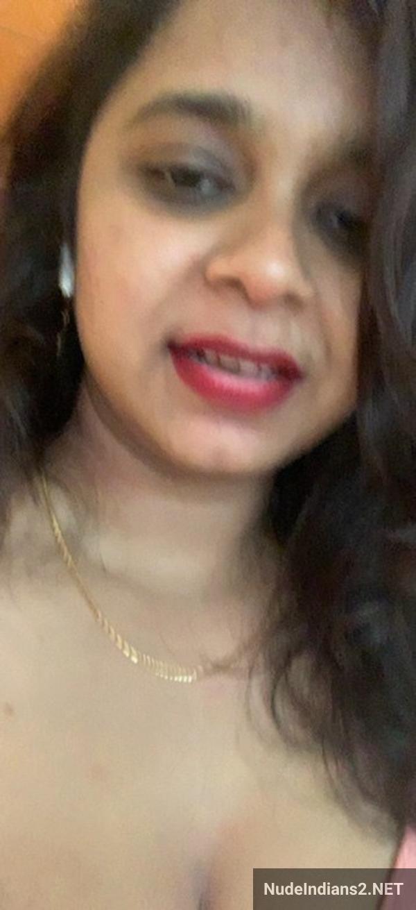 https://pub-5fcdf72a54cd4edbb03ec3edaa415a42.r2.dev/nakedleaks/seductive_marathi_housewife_namrata_revealing_her_naked_body/30.jpg