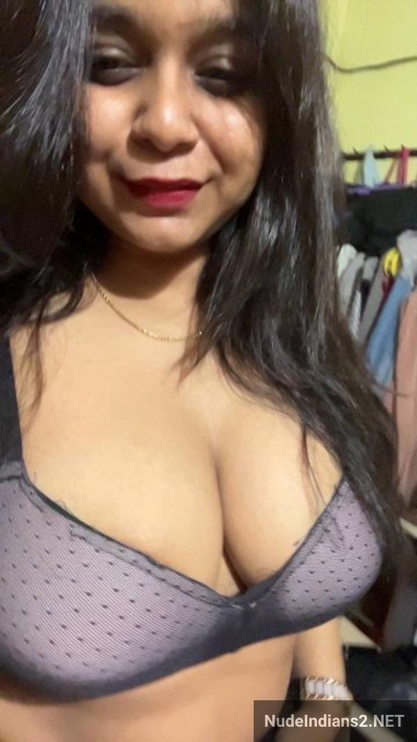 https://pub-5fcdf72a54cd4edbb03ec3edaa415a42.r2.dev/nakedleaks/seductive_marathi_housewife_namrata_revealing_her_naked_body/44.jpg
