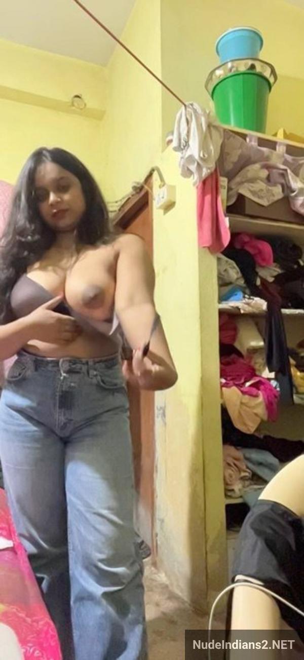 https://pub-5fcdf72a54cd4edbb03ec3edaa415a42.r2.dev/nakedleaks/seductive_marathi_housewife_namrata_revealing_her_naked_body/57.jpg