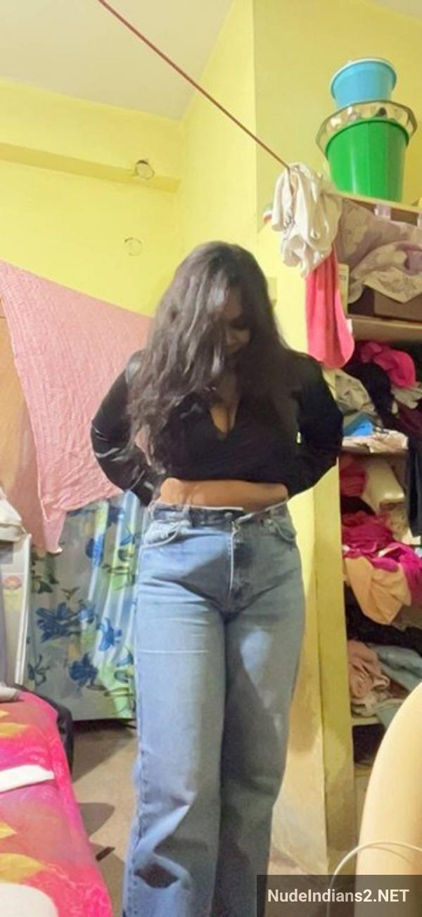 https://pub-5fcdf72a54cd4edbb03ec3edaa415a42.r2.dev/nakedleaks/seductive_marathi_housewife_namrata_revealing_her_naked_body/59.jpg