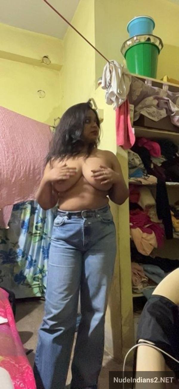 https://pub-5fcdf72a54cd4edbb03ec3edaa415a42.r2.dev/nakedleaks/seductive_marathi_housewife_namrata_revealing_her_naked_body/65.jpg