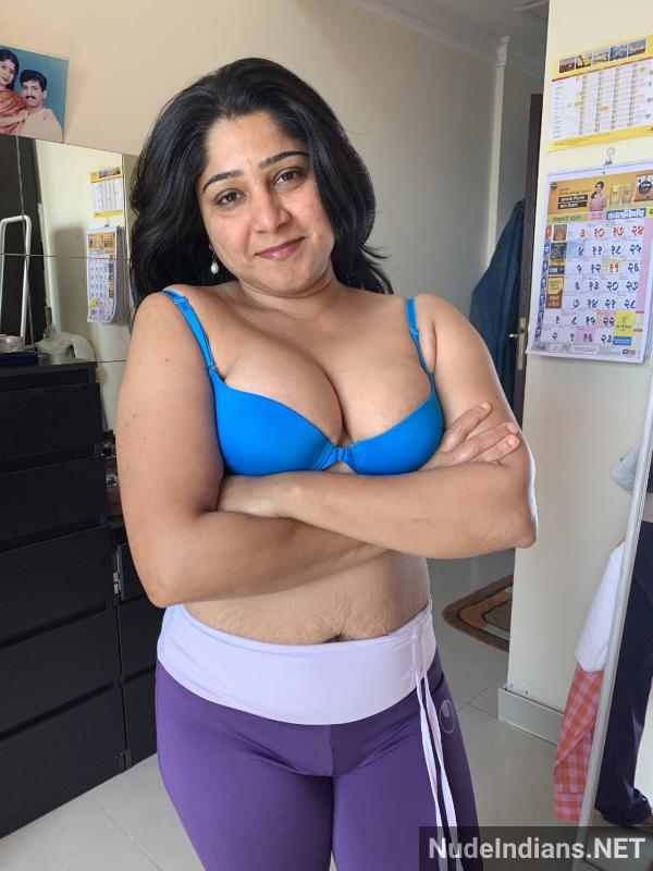 https://pub-5fcdf72a54cd4edbb03ec3edaa415a42.r2.dev/nakedleaks/seductive_marathi_woman_kalpana_seducing_partner_in_bed_with_lingerie/11.jpg