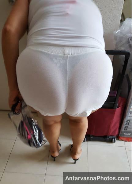 https://pub-5fcdf72a54cd4edbb03ec3edaa415a42.r2.dev/nakedleaks/seductive_mrs._patel_flaunting_her_desi_granny_charm/1.jpg