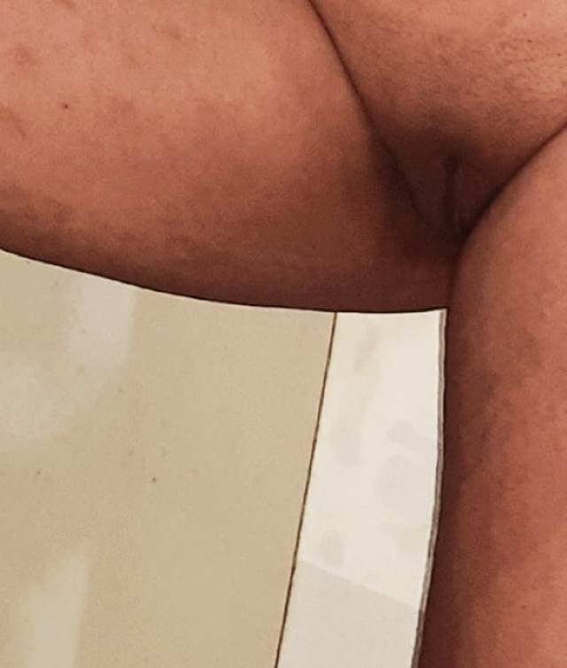 https://pub-5fcdf72a54cd4edbb03ec3edaa415a42.r2.dev/nakedleaks/seductive_neighbor's_explicit_photo_collection/16.jpg