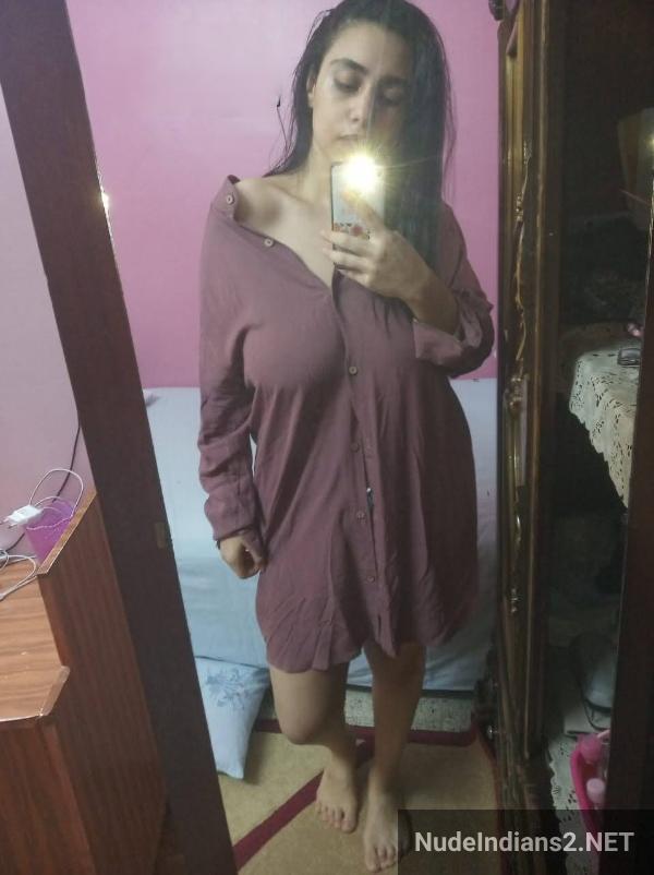 https://pub-5fcdf72a54cd4edbb03ec3edaa415a42.r2.dev/nakedleaks/seductive_nri_wife_khushi_shaikh's_revealing_selfies/11.jpg
