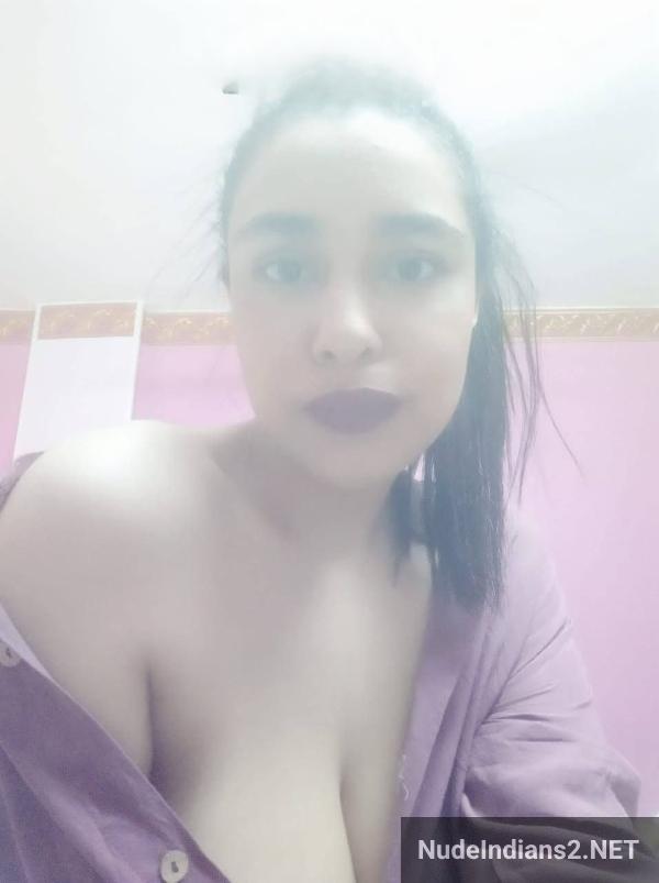 https://pub-5fcdf72a54cd4edbb03ec3edaa415a42.r2.dev/nakedleaks/seductive_nri_wife_khushi_shaikh's_revealing_selfies/4.jpg