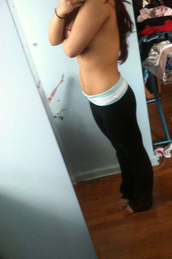 https://pub-5fcdf72a54cd4edbb03ec3edaa415a42.r2.dev/nakedleaks/seductive_nri_woman's_revealing_nudes_(12_nude_selfies)/4.jpg