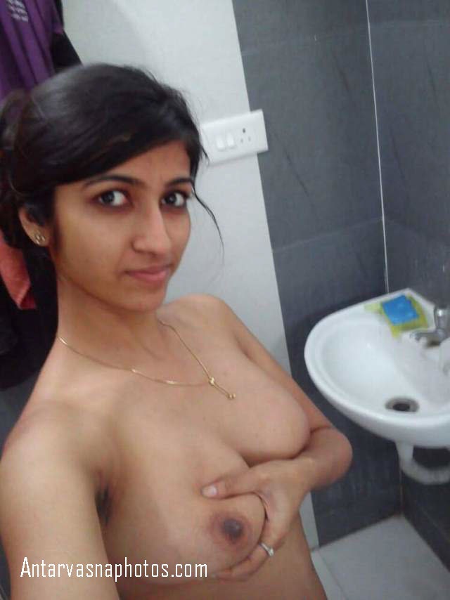 Seductive Nude Images Filled with a Girl's Desire