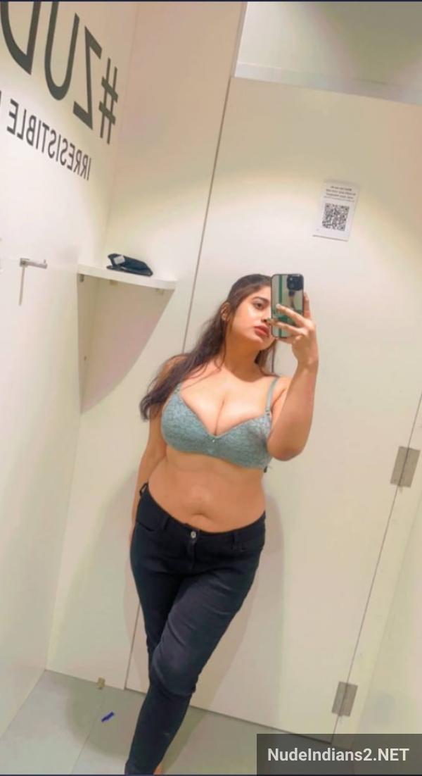 https://pub-5fcdf72a54cd4edbb03ec3edaa415a42.r2.dev/nakedleaks/seductive_pallavi_bhabhi's_past_revealed/3.jpg