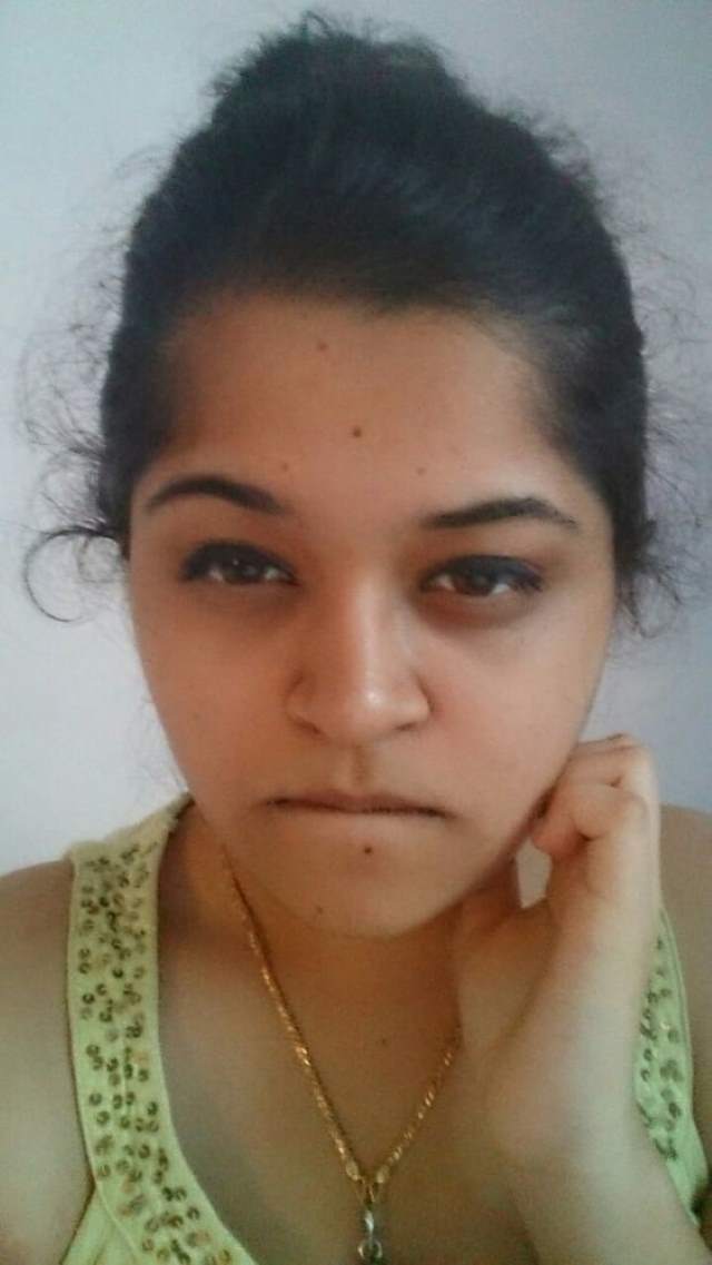 https://pub-5fcdf72a54cd4edbb03ec3edaa415a42.r2.dev/nakedleaks/seductive_photos_of_a_young_indian_girl/0.jpg