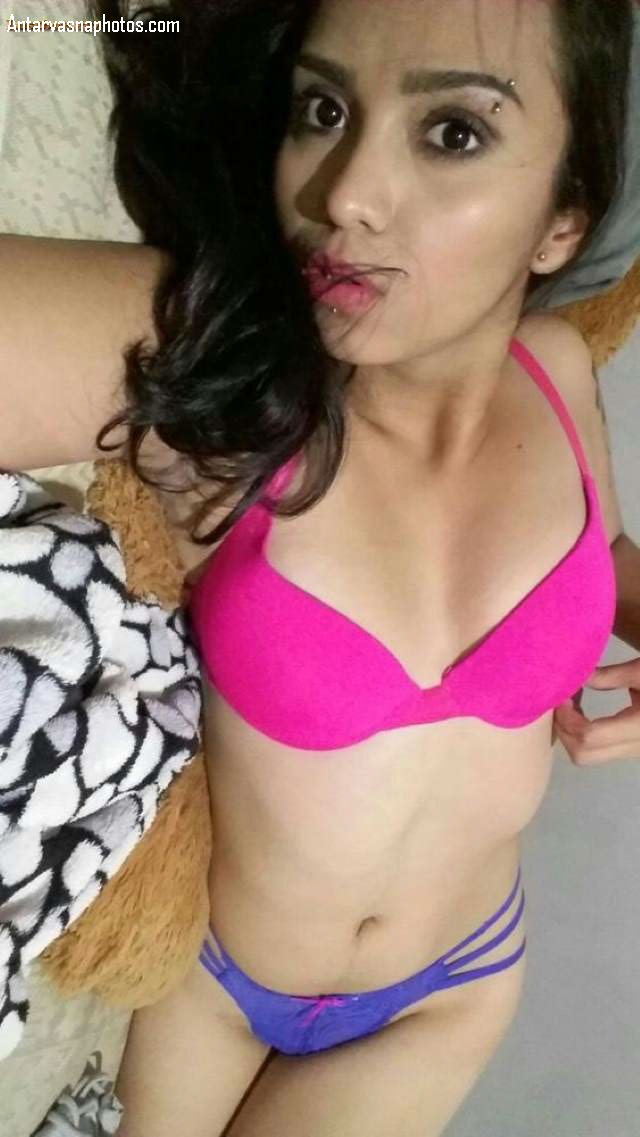 https://pub-5fcdf72a54cd4edbb03ec3edaa415a42.r2.dev/nakedleaks/seductive_photos_of_an_indian_girl's_delectable_body/2.jpg