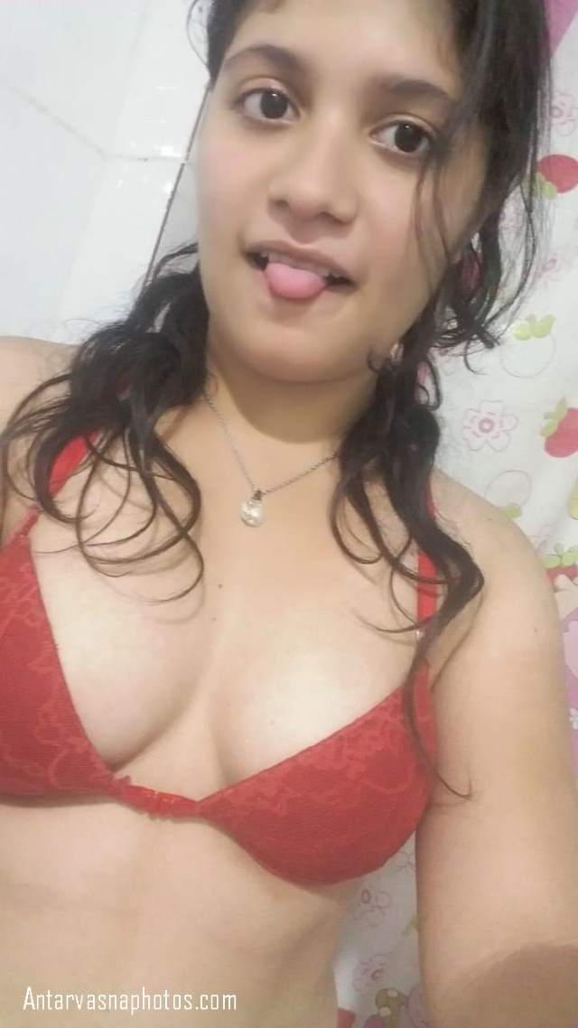 https://pub-5fcdf72a54cd4edbb03ec3edaa415a42.r2.dev/nakedleaks/seductive_photos_of_an_indian_teen's_innocent_youth/5.jpg