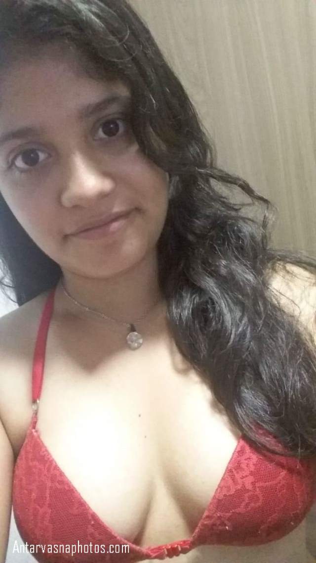 https://pub-5fcdf72a54cd4edbb03ec3edaa415a42.r2.dev/nakedleaks/seductive_photos_of_an_indian_teen's_innocent_youth/6.jpg