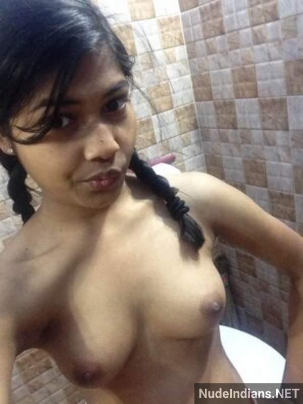 Seductive photos of attractive Andhra girlfriend