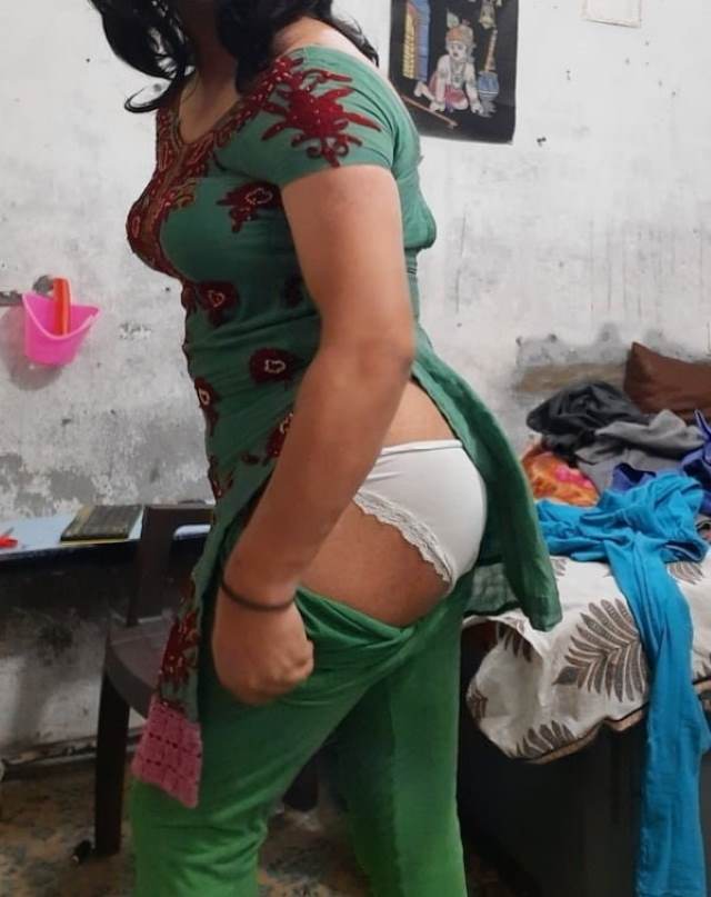 https://pub-5fcdf72a54cd4edbb03ec3edaa415a42.r2.dev/nakedleaks/seductive_photos_of_bhabhi_from_bangladesh_with_hairy_secrets/10.jpg