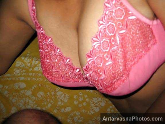 https://pub-5fcdf72a54cd4edbb03ec3edaa415a42.r2.dev/nakedleaks/seductive_photos_of_busty_mature_ladies/1.jpg