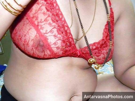 Seductive photos of busty mature ladies