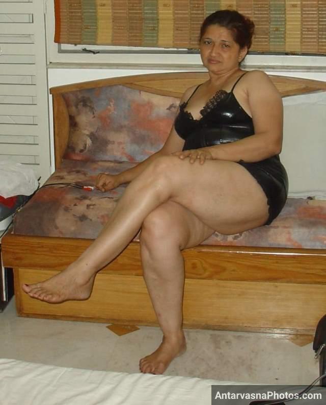 https://pub-5fcdf72a54cd4edbb03ec3edaa415a42.r2.dev/nakedleaks/seductive_photos_of_gujarati_bhabhi/17.jpg
