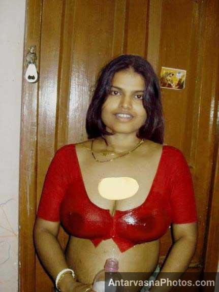 https://pub-5fcdf72a54cd4edbb03ec3edaa415a42.r2.dev/nakedleaks/seductive_photos_of_indian_bhabhi_arpita/4.jpg