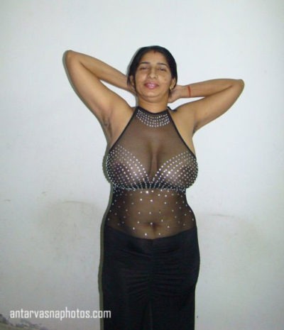 Seductive Photos of Indian Bhabhi Pinki